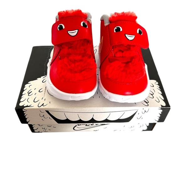 3c baby monster Nike Shoes NEW IN BOX - Picture 3 of 5